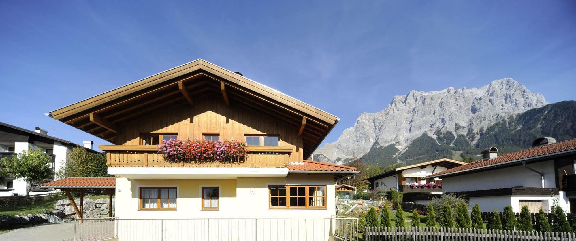 Haus Sieben Zwerge Ehrwald Exterior foto